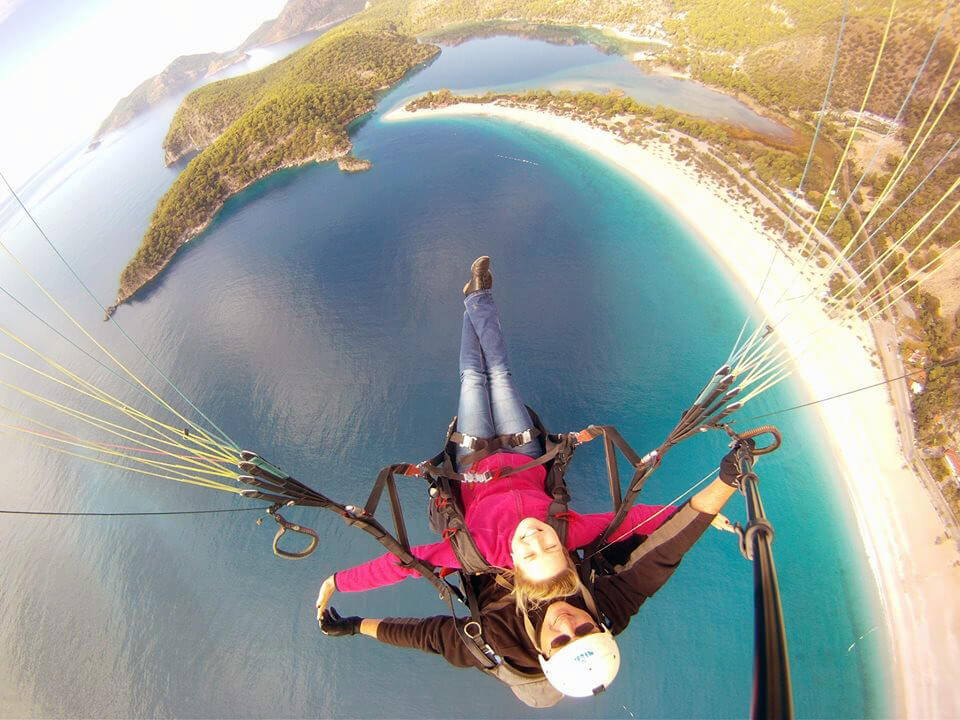 Fethie in winter paragliding